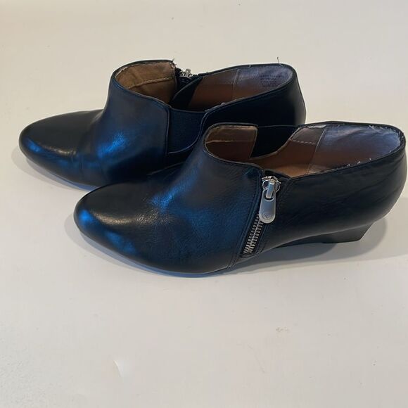 Adrienne Vittadini Black Wedge shoes Size 6.5 - Picture 3 of 12